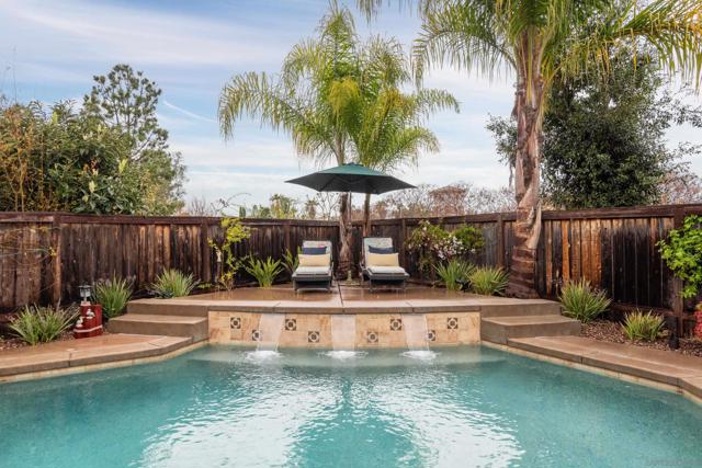 11766 Clearwood Ct, San Diego CA: https://media.crmls.org/mediaz/952be3fd-b0fa-4281-b5f3-1cefedf3870f.jpg