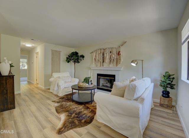 644 Orwell Lane, Ventura CA: https://media.crmls.org/mediaz/952c1896-b7a6-4f85-9bdd-0fa614a8cda2.jpg