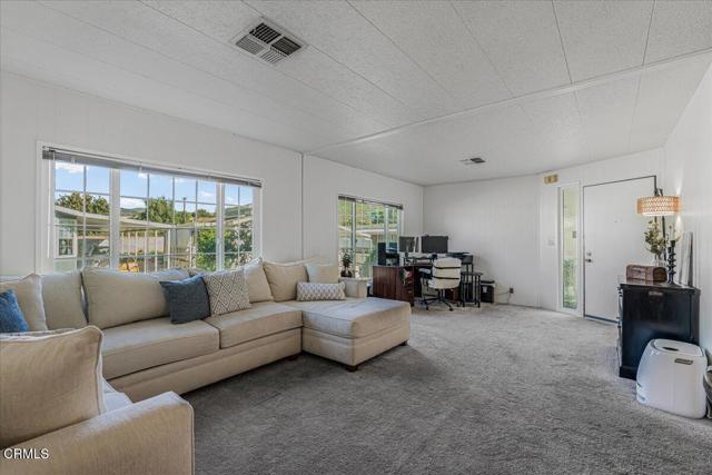 Detail Gallery Image 3 of 32 For 15750 E Arroyo Dr #172,  Moorpark,  CA 93021 - 2 Beds | 2 Baths