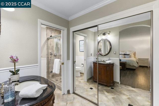 2302 Royal Oaks Dr, Alamo CA: https://media.crmls.org/mediaz/952cf6cc-4dda-4c7d-b420-8d42d122f27a.jpg
