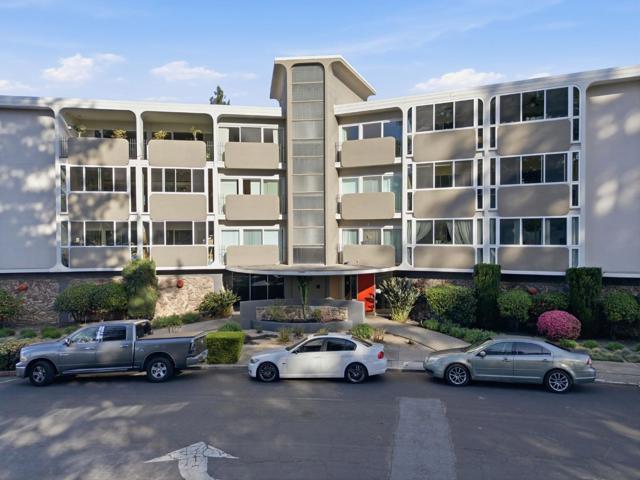 111 Wellesley, Redwood City CA: https://media.crmls.org/mediaz/952cff09-bef2-46fa-8ea6-bad84d966b5f.jpg