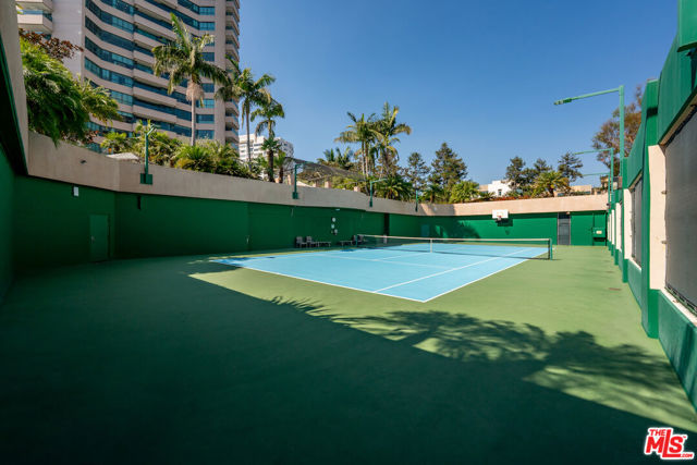 10490 Wilshire Boulevard, Los Angeles CA: https://media.crmls.org/mediaz/952db6a5-0c6a-4de4-9ce4-ef9d47ad6206.jpg
