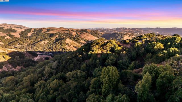 0 Crow Canyon Road, Castro Valley CA: https://media.crmls.org/mediaz/952dba03-7250-43db-bb16-59ee1ca7797d.jpg