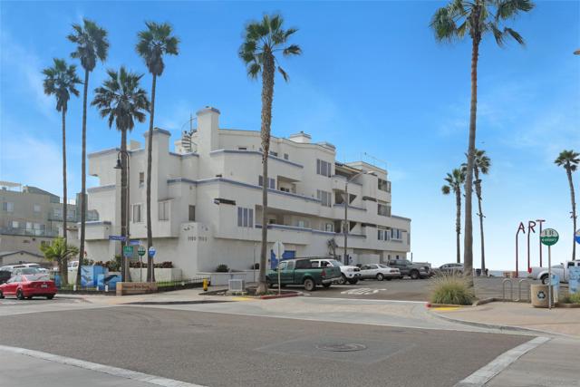 1100 Seacoast Dr, Imperial Beach CA: https://media.crmls.org/mediaz/952eb2f9-6df2-4697-8e94-d0d207ee68e6.jpg