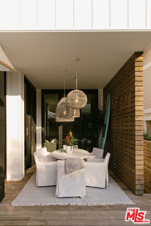 31866 Seafield Drive, Malibu CA: https://media.crmls.org/mediaz/952ed946-b47e-4d2c-869d-8949ac709390.jpg