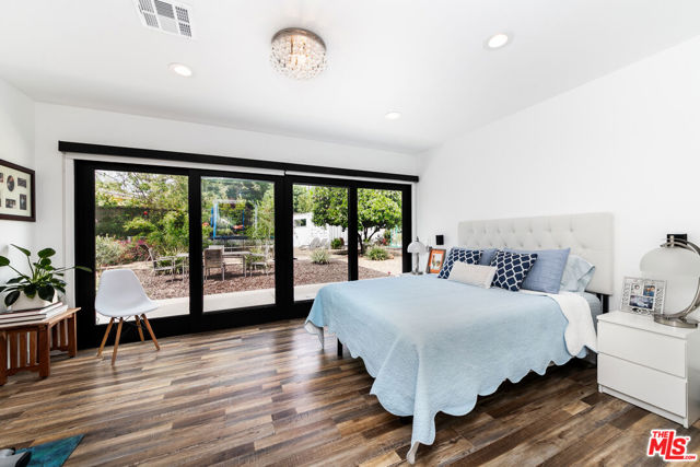 1865 El Monte Drive, Thousand Oaks CA: https://media.crmls.org/mediaz/952f2277-db16-45f2-bfd9-afc872748e7f.jpg