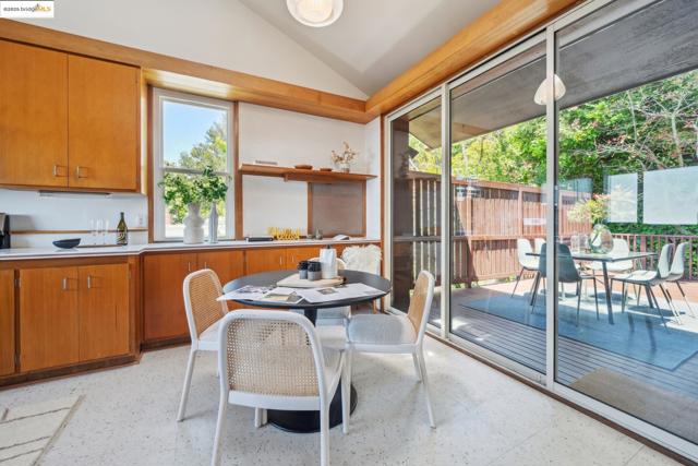 120 Hill Rd, Berkeley CA: https://media.crmls.org/mediaz/952f6bb9-9d10-4cc4-9610-d724784048ad.jpg