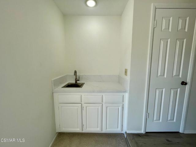 2568 Picadilly Circle, Thousand Oaks CA: https://media.crmls.org/mediaz/952f8347-fa71-48e6-8e37-68b63c55ad16.jpg