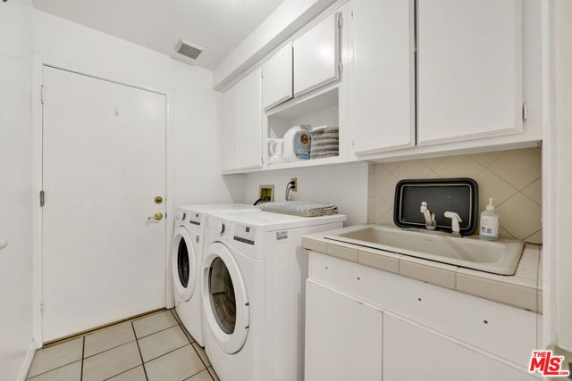 28461 Driver Avenue, Agoura Hills CA: https://media.crmls.org/mediaz/952fb2cd-d53a-4c25-928b-df48e48eb0ef.jpg