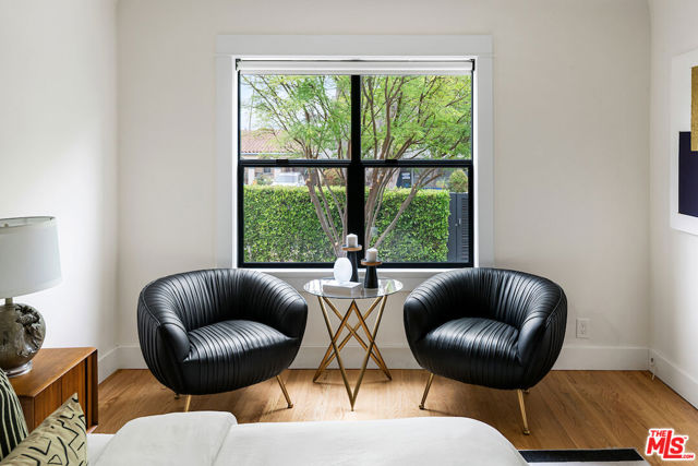 5319 West Boulevard, Los Angeles CA: https://media.crmls.org/mediaz/952fbf96-e9ca-44f9-944e-a47236d2896f.jpg