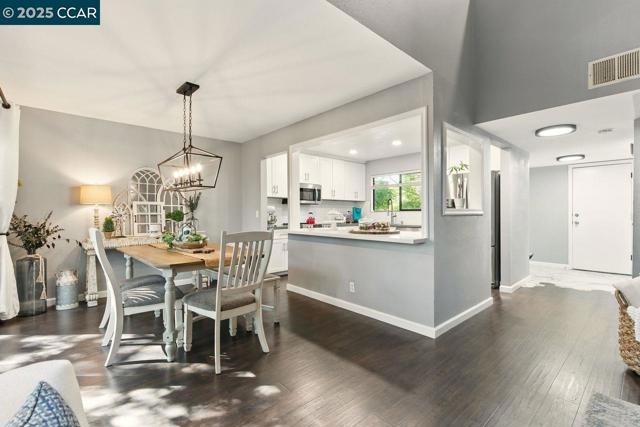 223 Via Pinada Ln, Martinez CA: https://media.crmls.org/mediaz/952ffc7b-8fc3-457b-af84-c697c342219c.jpg