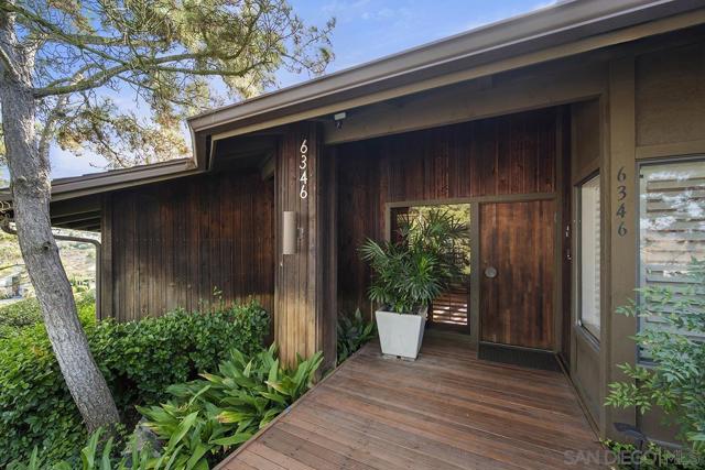 6346 Ridge Manor Avenue, San Diego CA: https://media.crmls.org/mediaz/95302d8c-05f0-46e4-8af8-55d86d81fc51.jpg