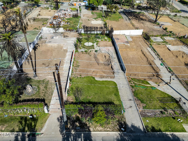 3296 Fair Oaks Ave, Altadena CA: https://media.crmls.org/mediaz/953077de-f104-4d5f-9775-11fbebd0a8cc.jpg
