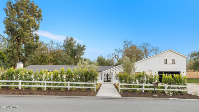 1324 La Granada Drive, Thousand Oaks CA: https://media.crmls.org/mediaz/9530f076-50da-443e-89f4-38ead047237b.jpg