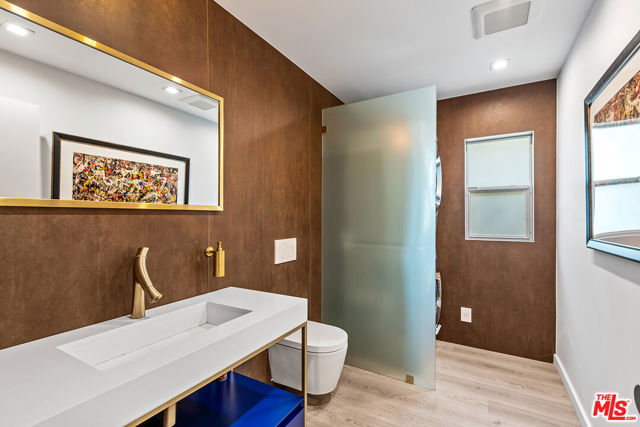 4801 La Villa Marina, Marina del Rey CA: https://media.crmls.org/mediaz/9530fe3b-8e45-46cc-8290-52cf0b02e3c7.jpg
