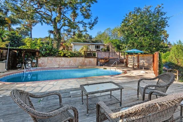 320 Beaumont Dr., Vista CA: https://media.crmls.org/mediaz/95326786-0898-462e-bb57-98db7d907320.jpg