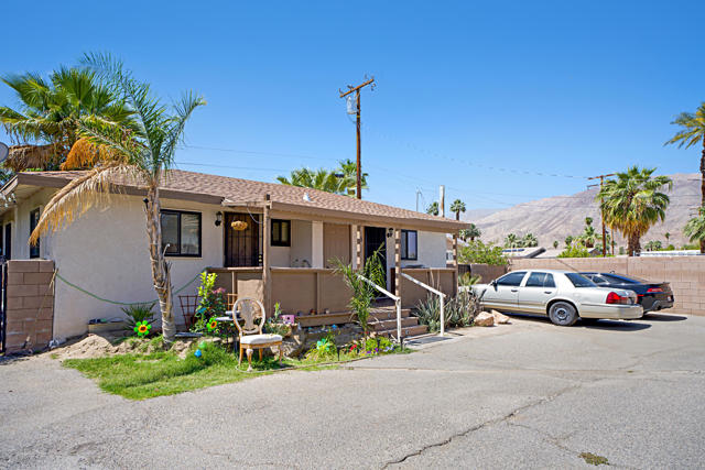 73345 Royal Palm Drive, Palm Desert CA: https://media.crmls.org/mediaz/9532a21f-cb28-42fa-9bd7-9d1a335ceb26.jpg