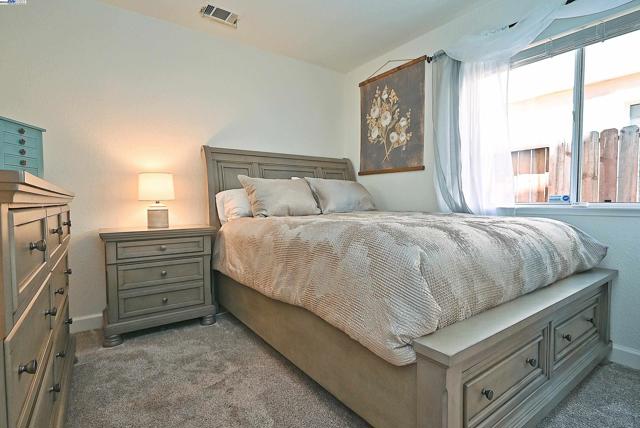 4525 Wolverine Way, Antioch CA: https://media.crmls.org/mediaz/953348a2-4443-4961-9366-9621ce78fb42.jpg
