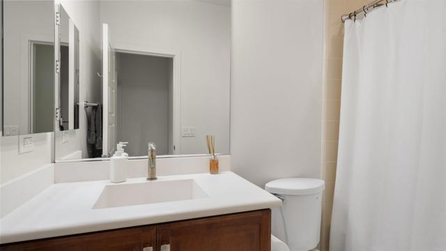 2510 Aperture Circle, San Diego CA: https://media.crmls.org/mediaz/95338959-210c-4155-b8db-a8c9b6017d99.jpg