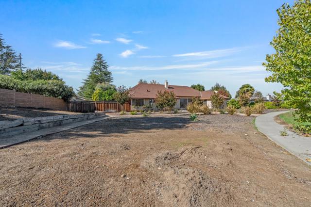 35 Rays Circle, Hollister CA: https://media.crmls.org/mediaz/95341d61-ec59-4cb2-ae2f-1d9c1dd6cea7.jpg