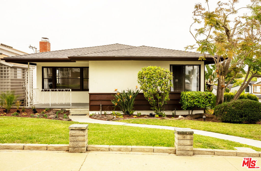 443 Lomita Street
