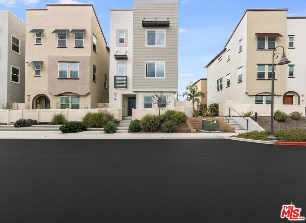 713 Daniel Freeman Circle