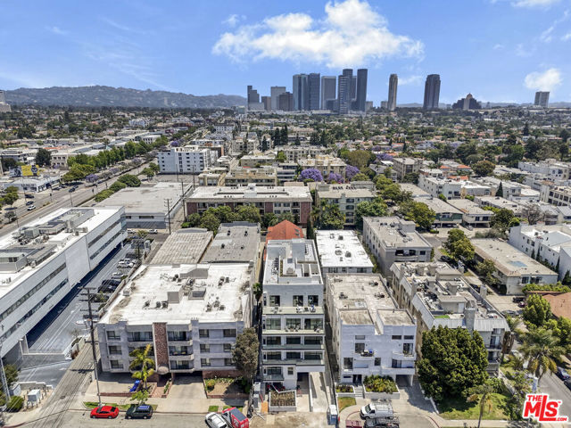 1822 Overland Avenue, Los Angeles CA: https://media.crmls.org/mediaz/953585df-cf00-407e-a155-cd0809ab70e3.jpg