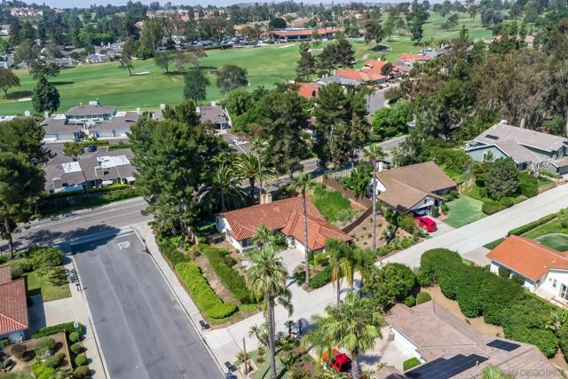 1857 Goldenrod Ln, Vista CA: https://media.crmls.org/mediaz/95364bcb-b0b5-4bff-bd45-8eba00e73ddc.jpg