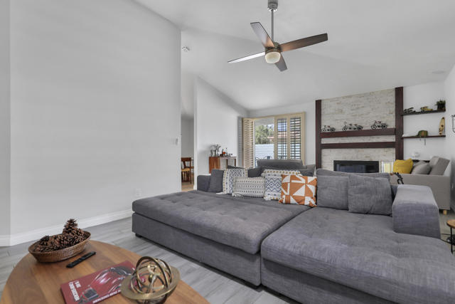 77576 Calle Las Brisas N, Palm Desert CA: https://media.crmls.org/mediaz/95366bbf-3ecc-46f9-bed8-eb7eda147a84.jpg