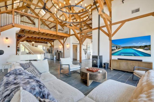 7702 Camino Sereno, Escondido CA: https://media.crmls.org/mediaz/95372f4c-6646-430b-9543-8237c55b2751.jpg