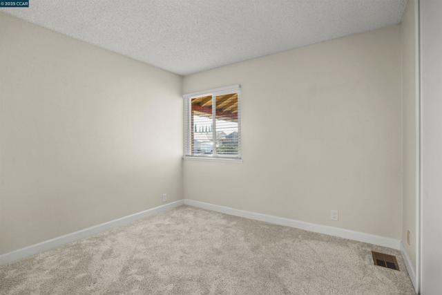 782 Ash Ct, Fairfield CA: https://media.crmls.org/mediaz/953769ce-2ab3-4ee7-95fd-e2d47595f080.jpg