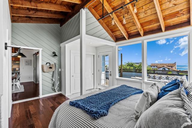 22956 E Cliff Drive, Santa Cruz CA: https://media.crmls.org/mediaz/9538373a-9c46-4cab-900b-9a2bd8f42e99.jpg