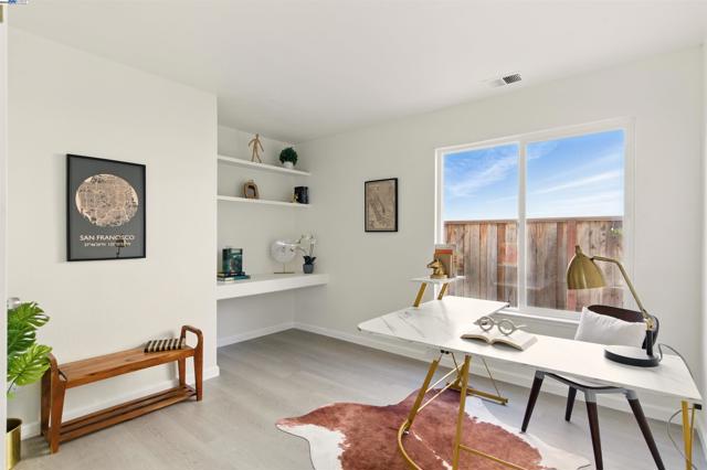33243 Sunriver Cmn, Fremont CA: https://media.crmls.org/mediaz/95387927-daa3-48ec-b3cc-62b276b29db5.jpg