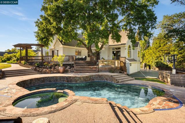 15 Blemer Ct, Danville CA: https://media.crmls.org/mediaz/9538ab30-a578-4134-a7cf-913d383aad53.jpg