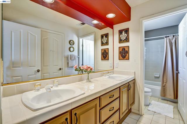 Image 38 of 58 For 36 Savona Ct