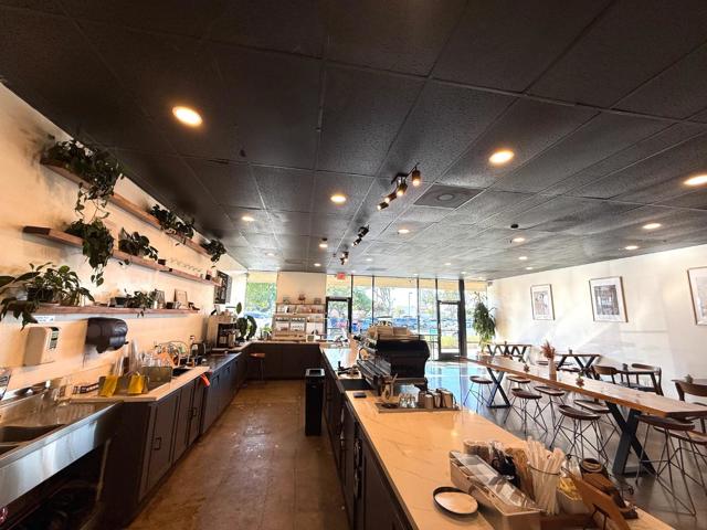 3560 3560 G Street, Merced CA: https://media.crmls.org/mediaz/9538fa5f-3c9f-4d6e-b62a-ecdd664ddc14.jpg