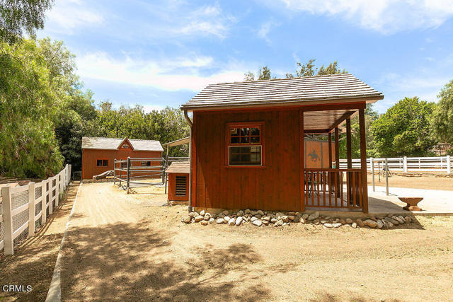 2735 Los Pinos Circle, Camarillo CA: https://media.crmls.org/mediaz/95392466-0c44-4624-964c-2162d5f494bc.jpg