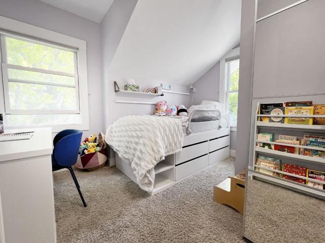 1812 Sanchez Avenue, Burlingame CA: https://media.crmls.org/mediaz/95392f18-2af1-44bd-aa33-a037cd55286f.jpg