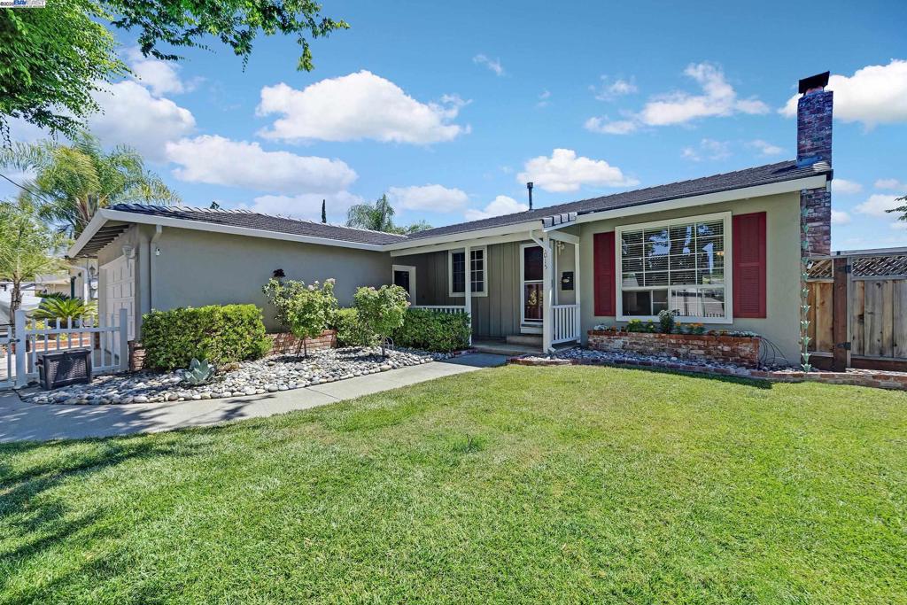 1015 Redondo Way
