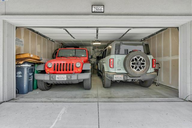 2866 Crusader st, Alameda CA: https://media.crmls.org/mediaz/953a749c-7716-4a39-9dbc-13909687f022.jpg