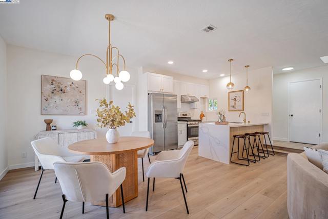 6588 Flanders Dr, Newark CA: https://media.crmls.org/mediaz/953a8a98-d735-49ed-939c-14925070bbf3.jpg