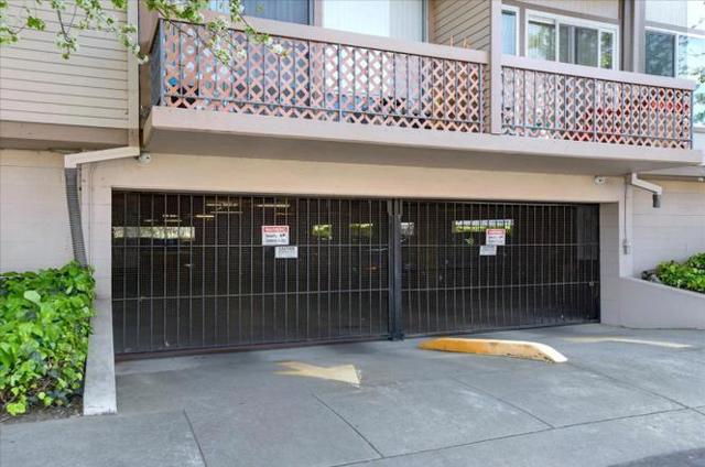 707 Fathom Drive, San Mateo CA: https://media.crmls.org/mediaz/953a9a00-ef7a-49b4-9c61-7c469e9a743f.jpg
