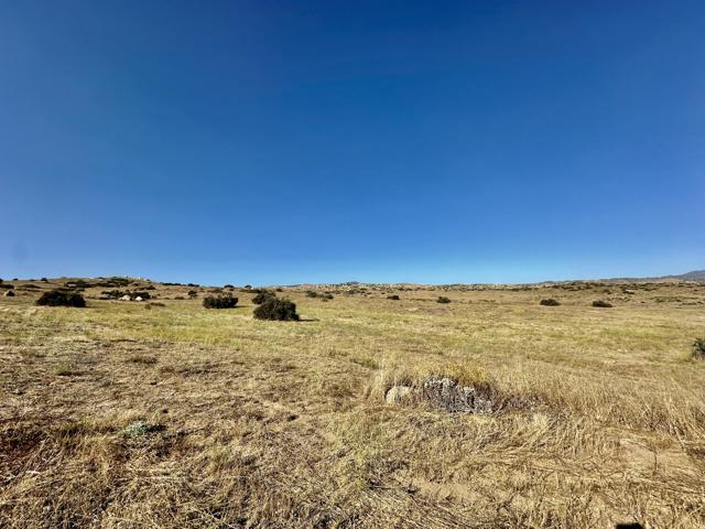 41300 Jojoba Hills Circle, Aguanga CA: https://media.crmls.org/mediaz/953b4e62-24d0-4e27-836c-0d4af92d5bc0.jpg