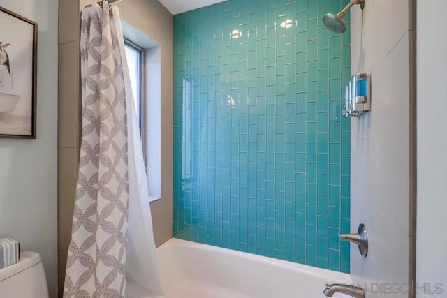 1016 1st St, Coronado CA: https://media.crmls.org/mediaz/953bc060-1857-4bbf-8c74-91b4d3e1fe1d.jpg