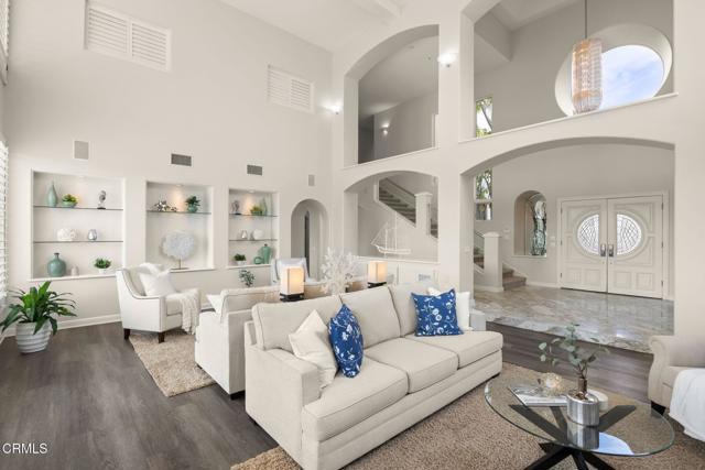 3097 Bayshore Avenue, Ventura CA: https://media.crmls.org/mediaz/953c105a-4c29-446a-b31d-e2debf98c756.jpg