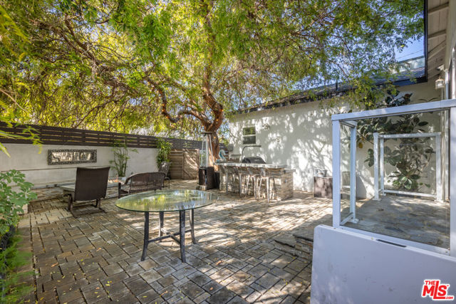 3839 Marcasel Avenue, Los Angeles CA: https://media.crmls.org/mediaz/953c2977-4e11-4ce1-9c00-830b910977de.jpg