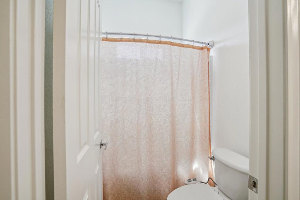 https://media.crmls.org/mediaz/953cc0a8-9583-4c47-8b22-e619c770dc92.jpg?preset=X-Large