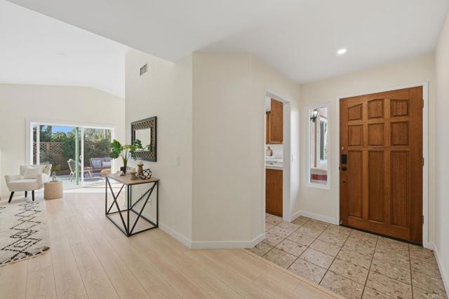 Detail Gallery Image 7 of 38 For 10896 Pointed Oak Ln, San Diego,  CA 92131 - 3 Beds | 2 Baths