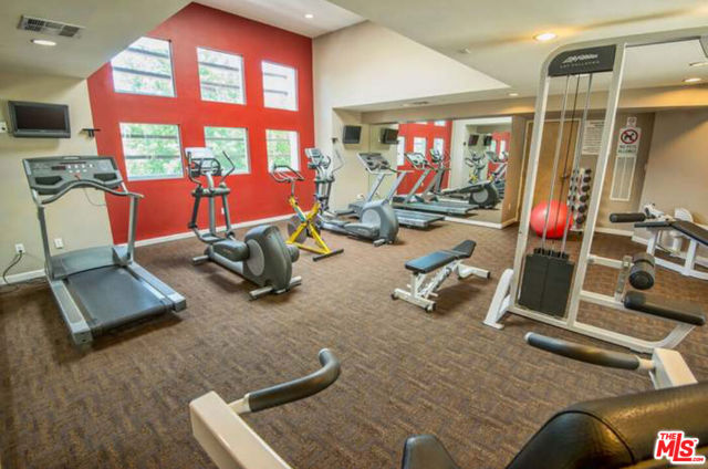 4180 Fair Avenue, Studio City CA: https://media.crmls.org/mediaz/953e8a70-36a7-4ef0-a293-55fd1a9ea130.jpg