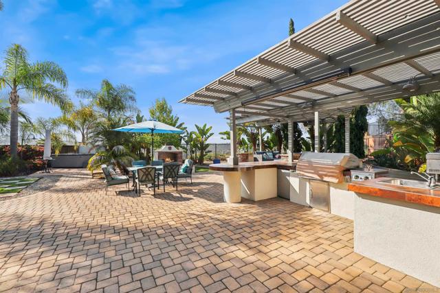 6911 Goldstone Rd, Carlsbad CA: https://media.crmls.org/mediaz/953f0b82-cd36-476f-8554-23b59fad74ae.jpg